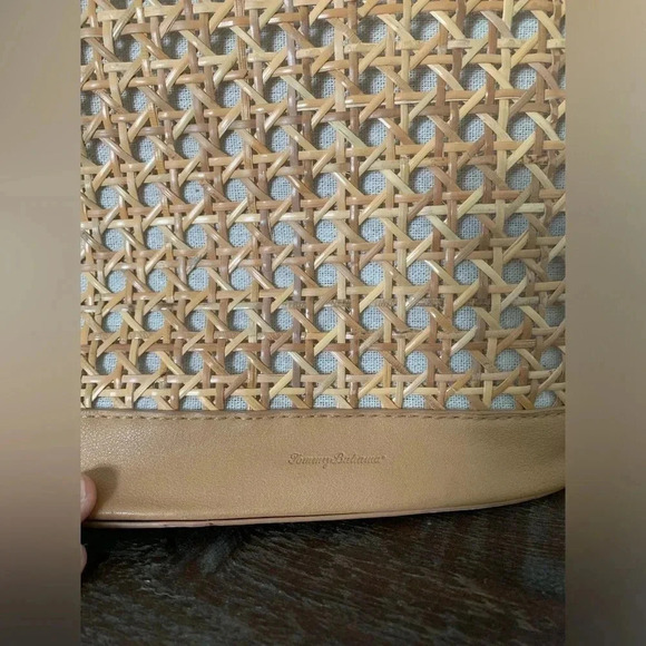 Tommy Bahama Rattan crossbody bag - Picture 3 of 5